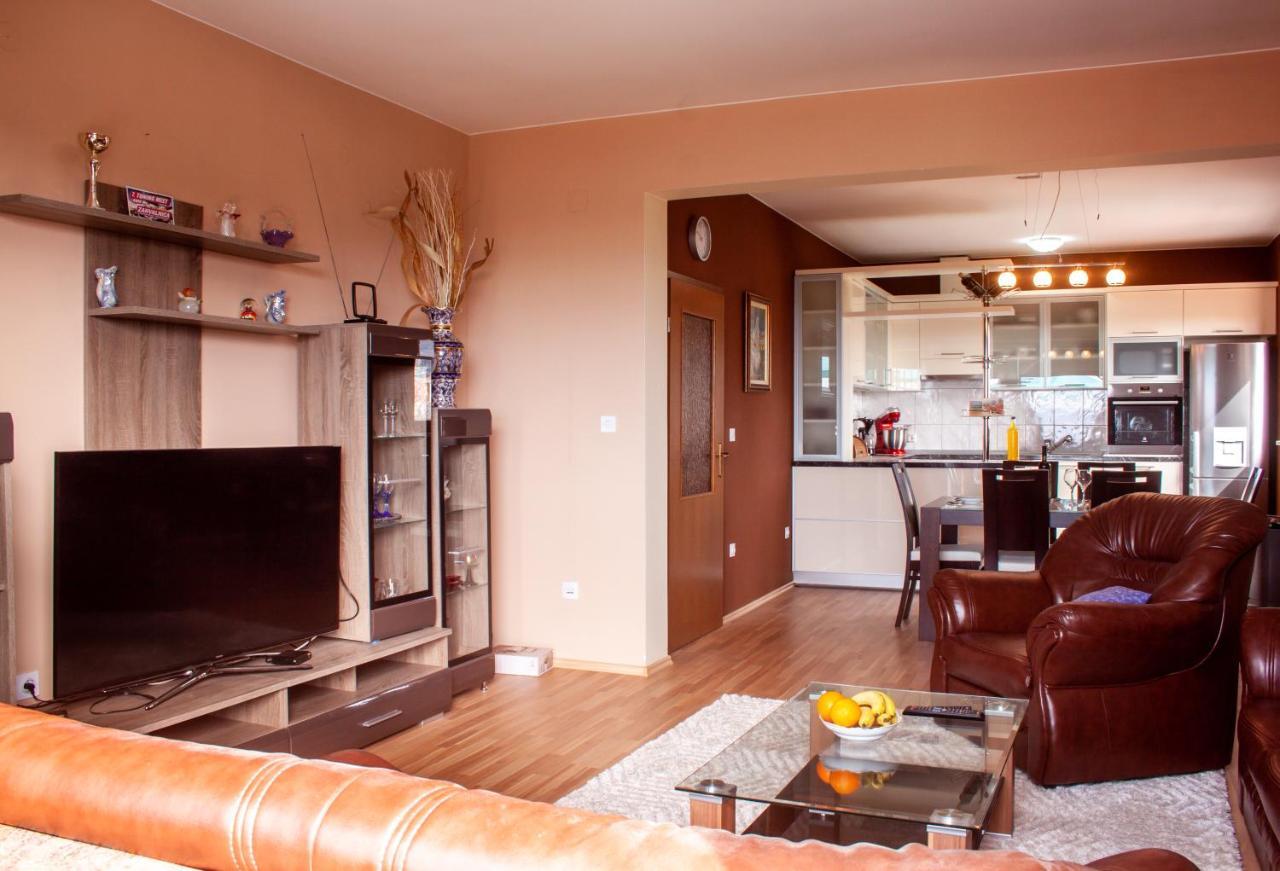Apartment Juric Kaštel Novi Dış mekan fotoğraf