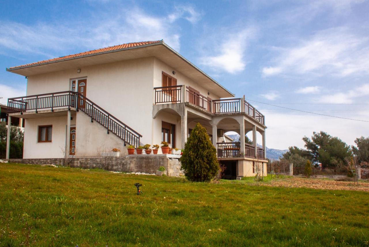 Apartment Juric Kaštel Novi Dış mekan fotoğraf