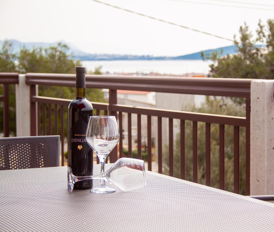 Apartment Juric Kaštel Novi Dış mekan fotoğraf