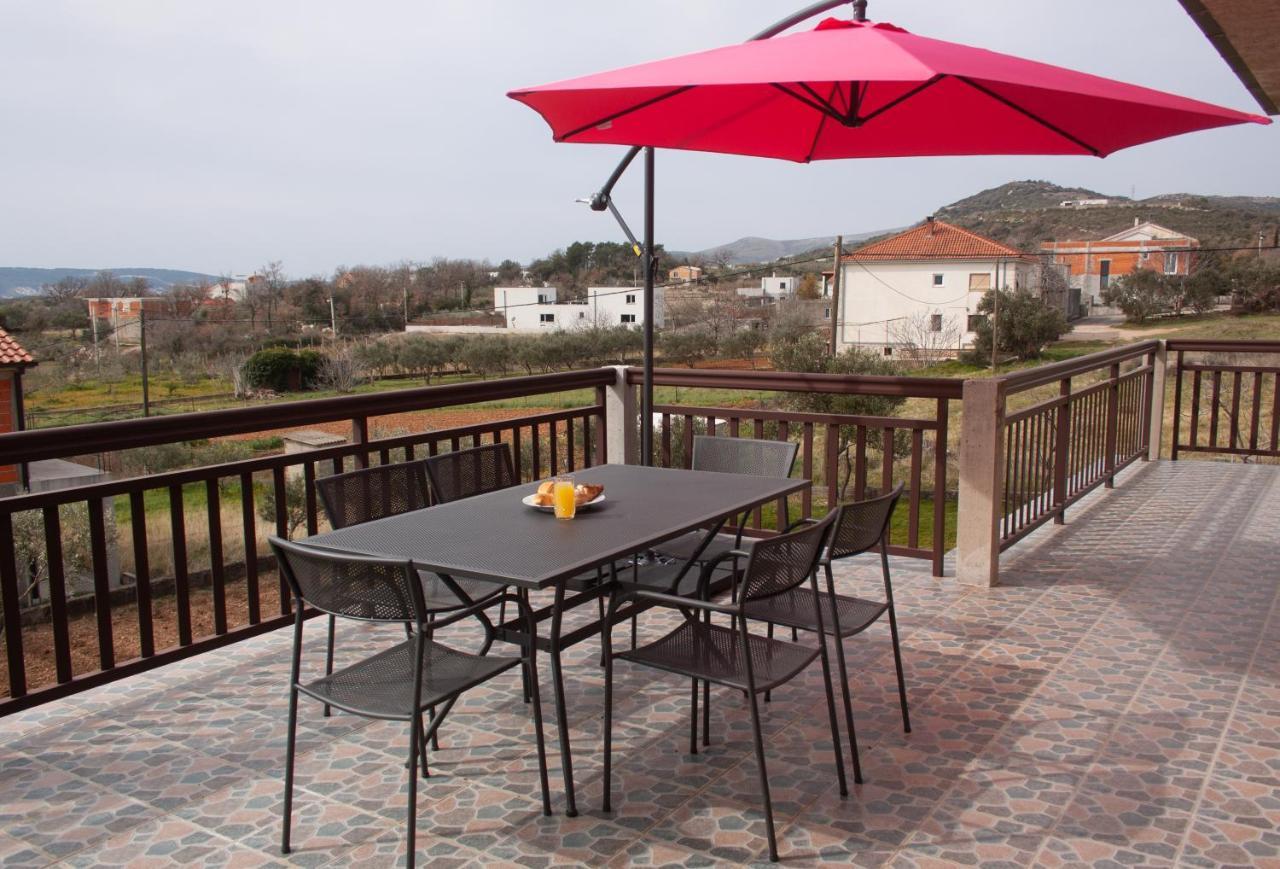 Apartment Juric Kaštel Novi Dış mekan fotoğraf