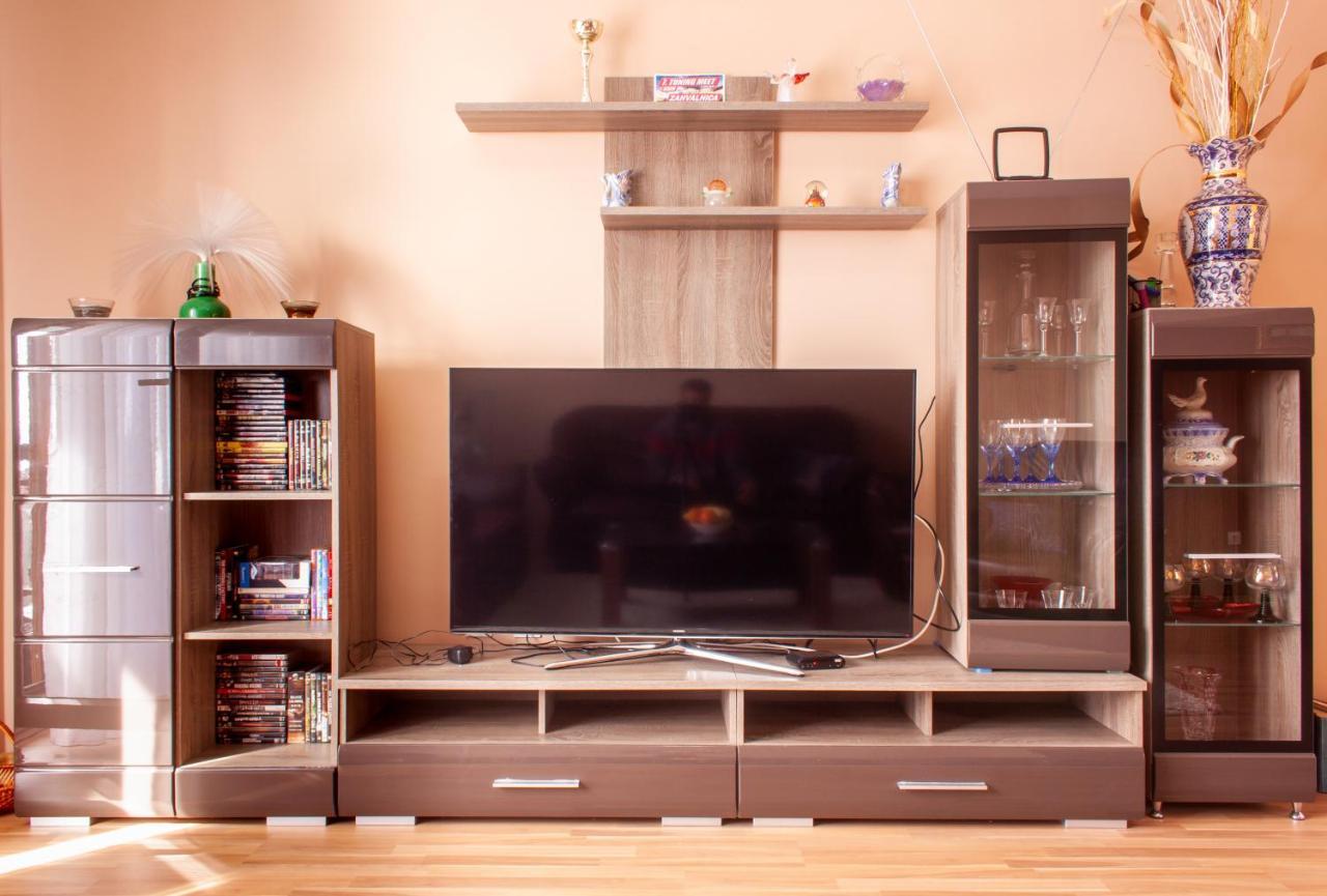 Apartment Juric Kaštel Novi Dış mekan fotoğraf