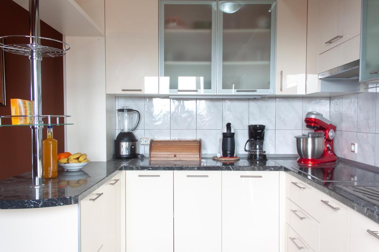 Apartment Juric Kaštel Novi Dış mekan fotoğraf