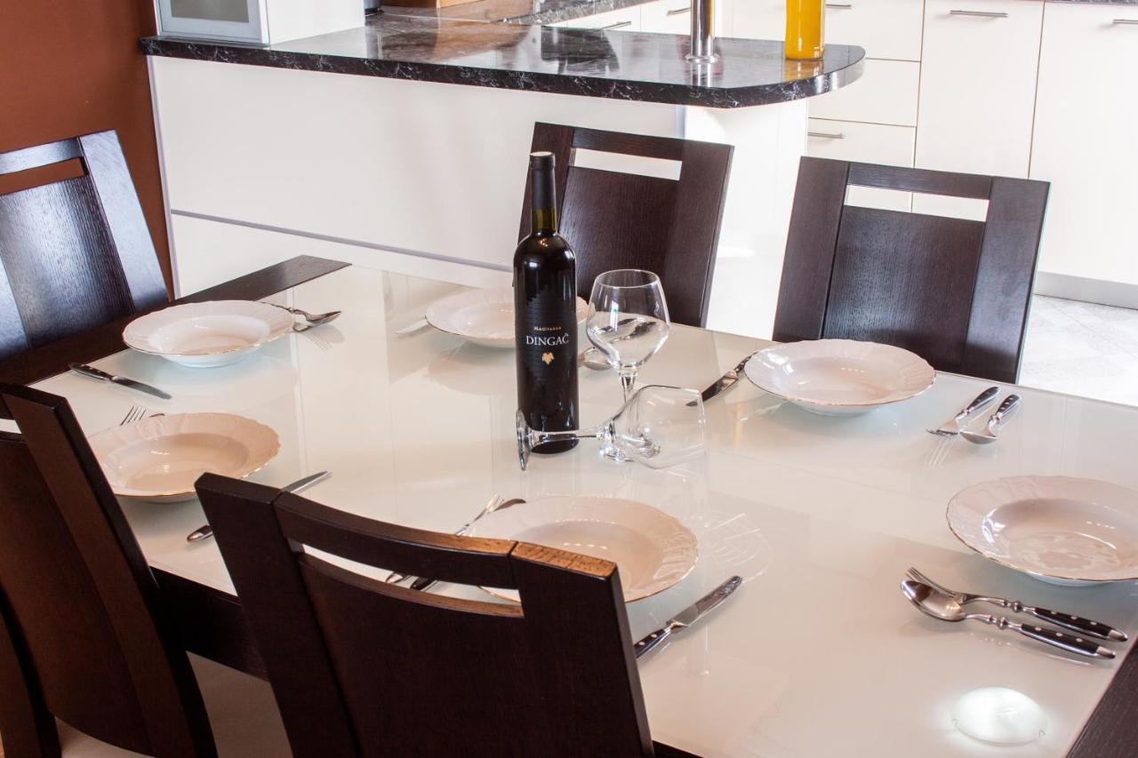 Apartment Juric Kaštel Novi Dış mekan fotoğraf