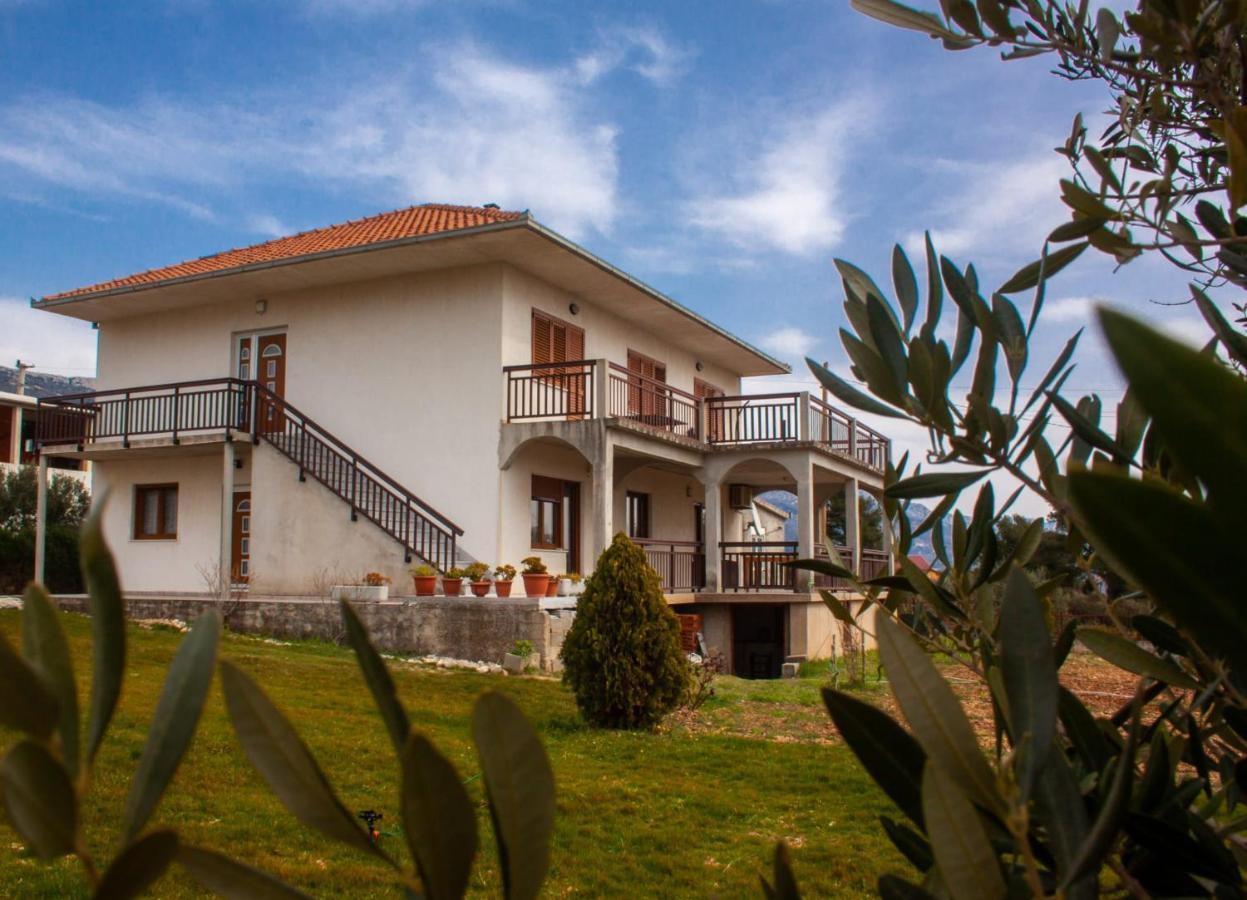 Apartment Juric Kaštel Novi Dış mekan fotoğraf