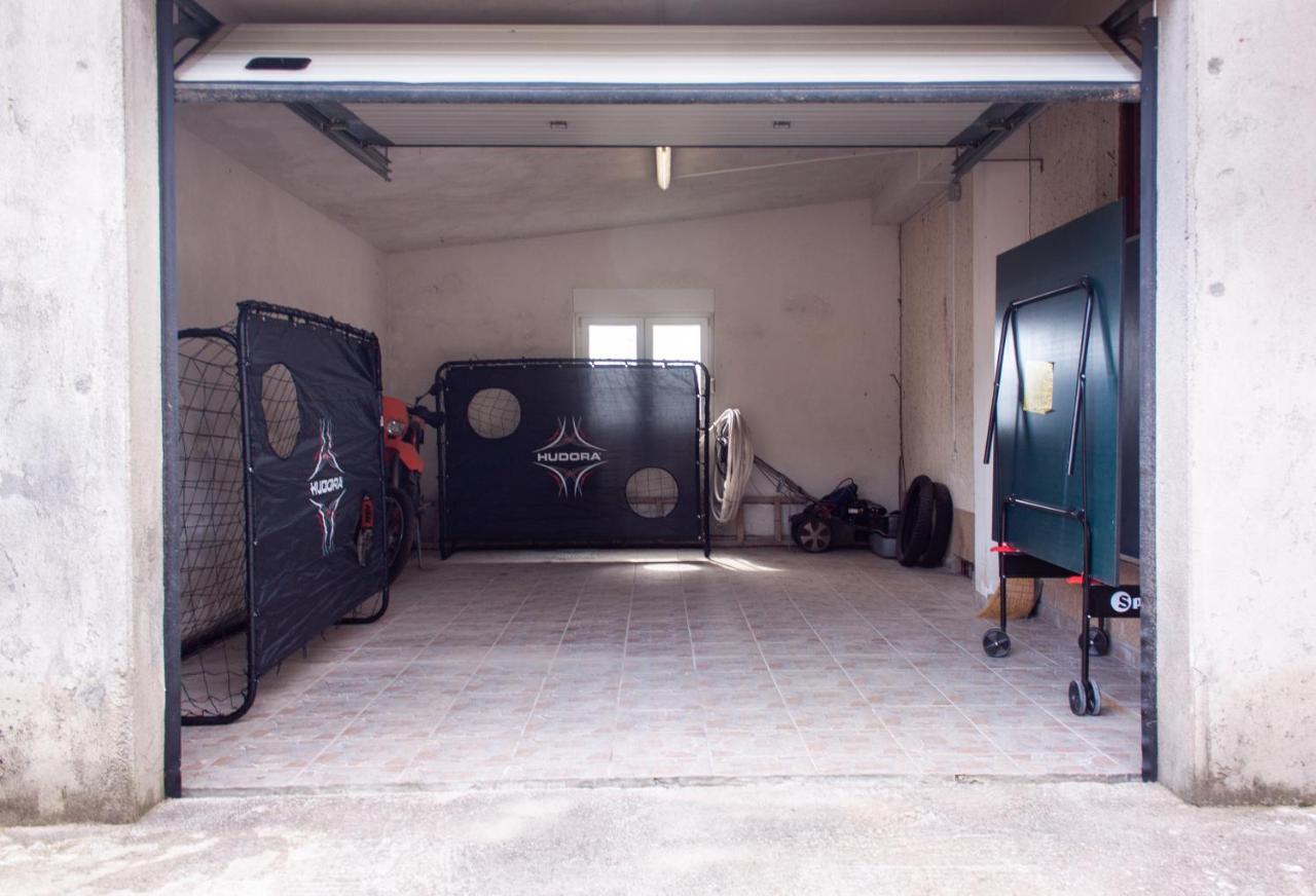 Apartment Juric Kaštel Novi Dış mekan fotoğraf