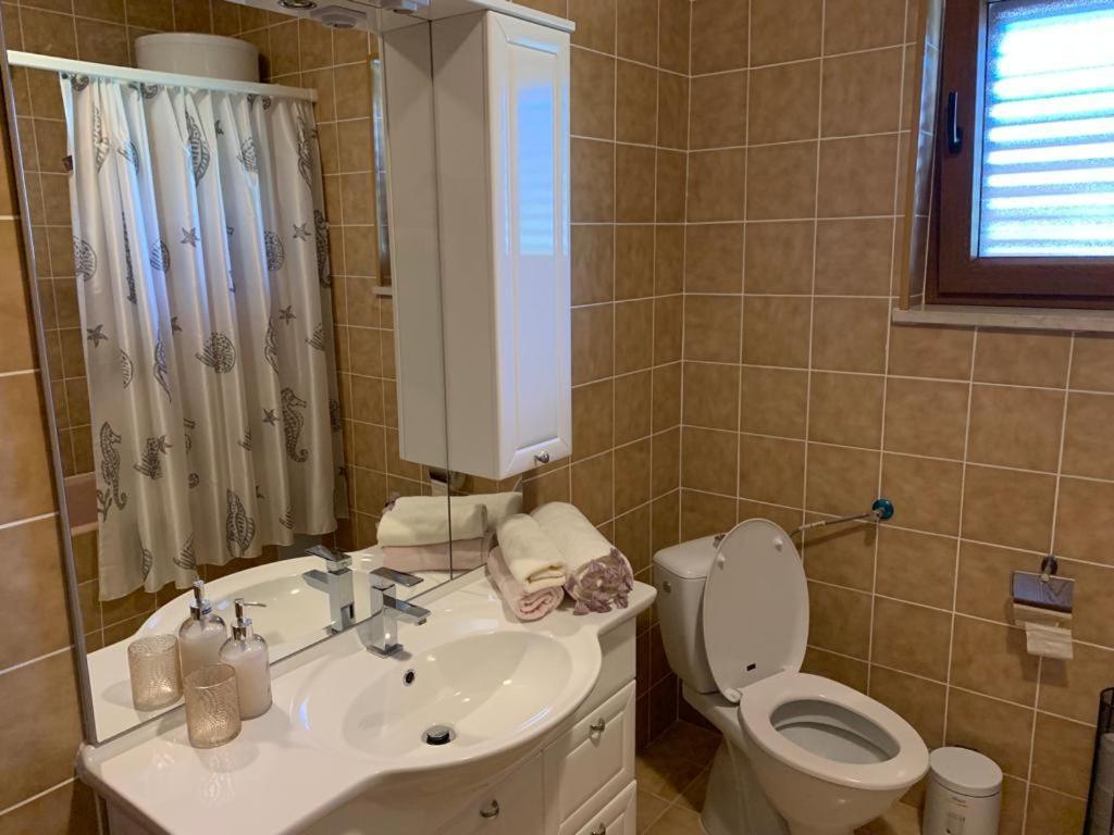 Apartment Juric Kaštel Novi Dış mekan fotoğraf
